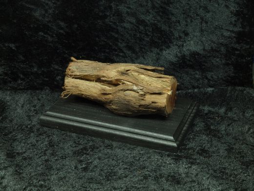 Sondersockel mit schwarzem Untersockel