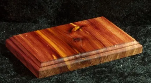 Sockel mit Fräskante