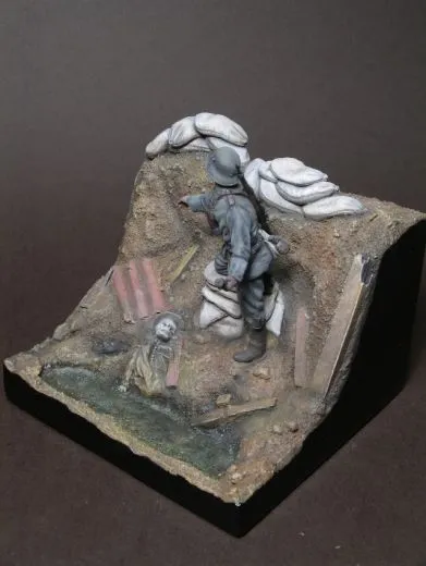 Grabenteil mit Figure "Somme 1916"