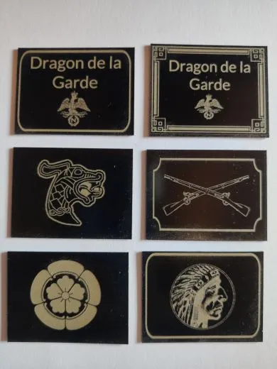 Material Schwarz / Gold matt