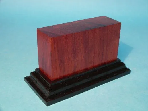 Flachfigurensockel