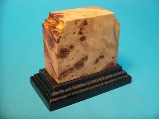Flachfigurensockel