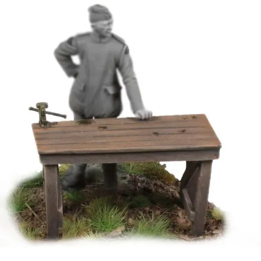 Werkbank mit Schraubstock