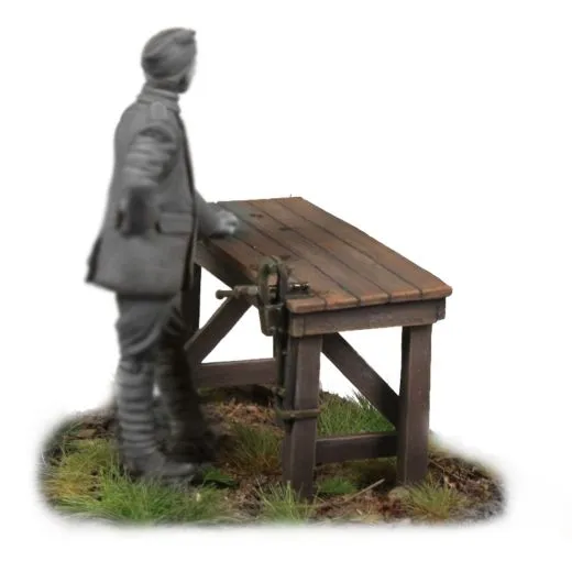 Werkbank mit Schraubstock