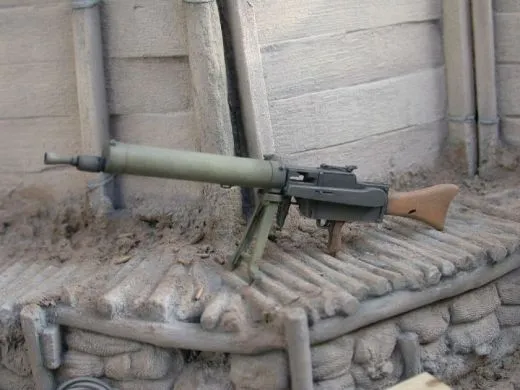 08/15 MG Schütze mit MG and Grabenteil