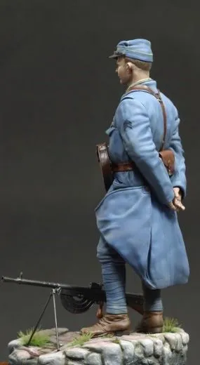 Französischer Maschinengewehrschütze mit Chauchat MG
