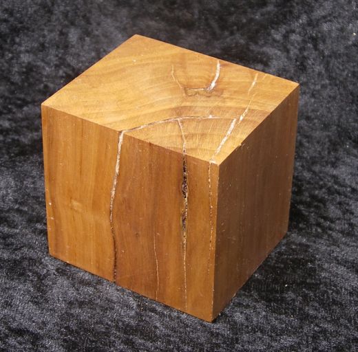 Sockel mit Rissen