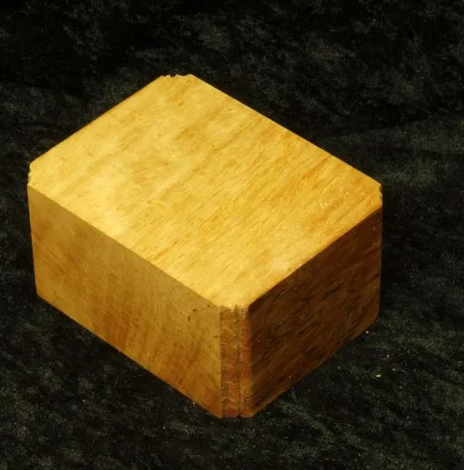 Base with black grain and with milling on the side