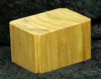Sockel mit seitlicher Fräsung