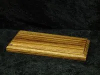 Flacher Sockel mit Fräsung