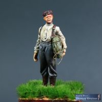 Mechaniker mit Heinecke-Fallschirm